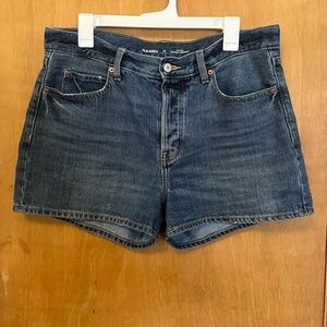 Old Navy Women’s Slouchy Straight Denim Short